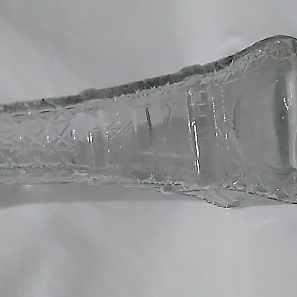Vintage Clear Glass Eiffel Tower Vase/Bottle - Picture 4 of 8